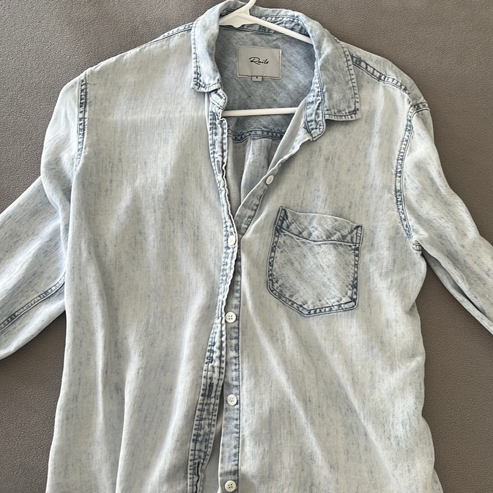 Rails button down top